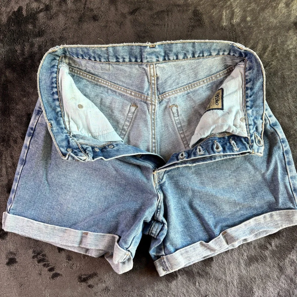 Vintage Mossimo High Waisted Denim Shorts Light Wash Blue‎ Cotton Made in USA 29